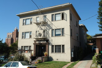 437 Euclid Ave in Oakland, CA - Building Photo - Building Photo