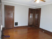 503 Hulman St photo'