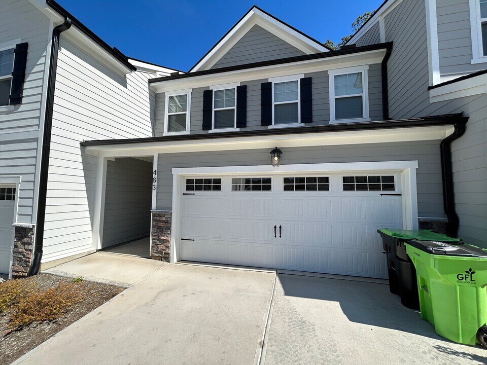 483 Clark Creek Ln in Cary, NC - Building Photo