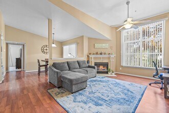 100-150 N River Cir in Oceanside, CA - Building Photo - Building Photo