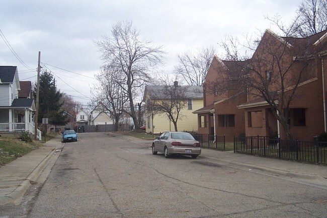 308-318 Barthman Ave in Columbus, OH - Building Photo - Building Photo