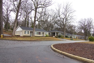 The Gates at Main in Greenville, SC - Building Photo - Building Photo