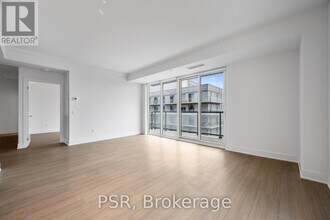 195 Deerfield Rd in Newmarket, ON - Building Photo - Building Photo