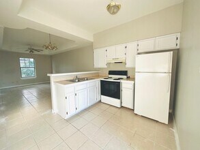 2005 Cross St in Laredo, TX - Building Photo - Building Photo