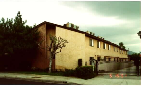 222 S 5th Ave in Monrovia, CA - Building Photo