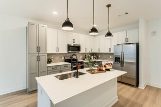 Ara Townhomes & Flats in Castle Rock, CO - Building Photo - Building Photo