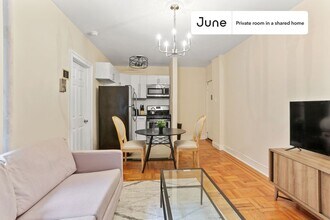 Room in Shared 2 bed/1 bath home in New York, NY - Building Photo - Building Photo