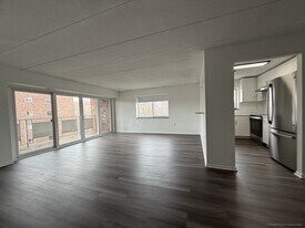 21 Hill Rd, Unit 4 in Belmont, MA - Building Photo