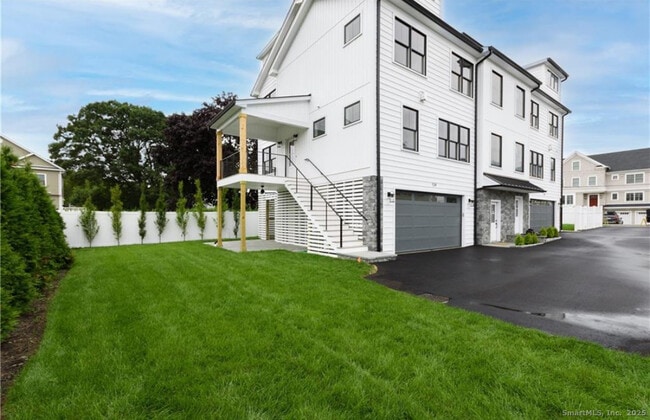 124 Fox St in Fairfield, CT - Building Photo - Building Photo