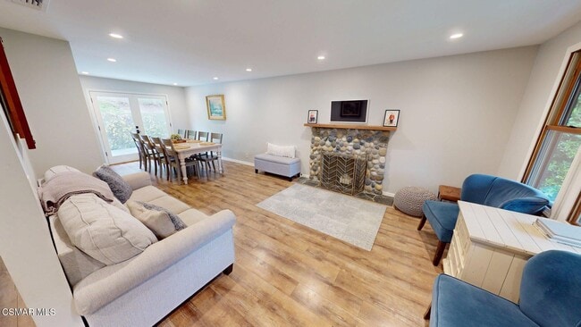 30621 Sandtrap Dr in Agoura Hills, CA - Foto de edificio - Building Photo