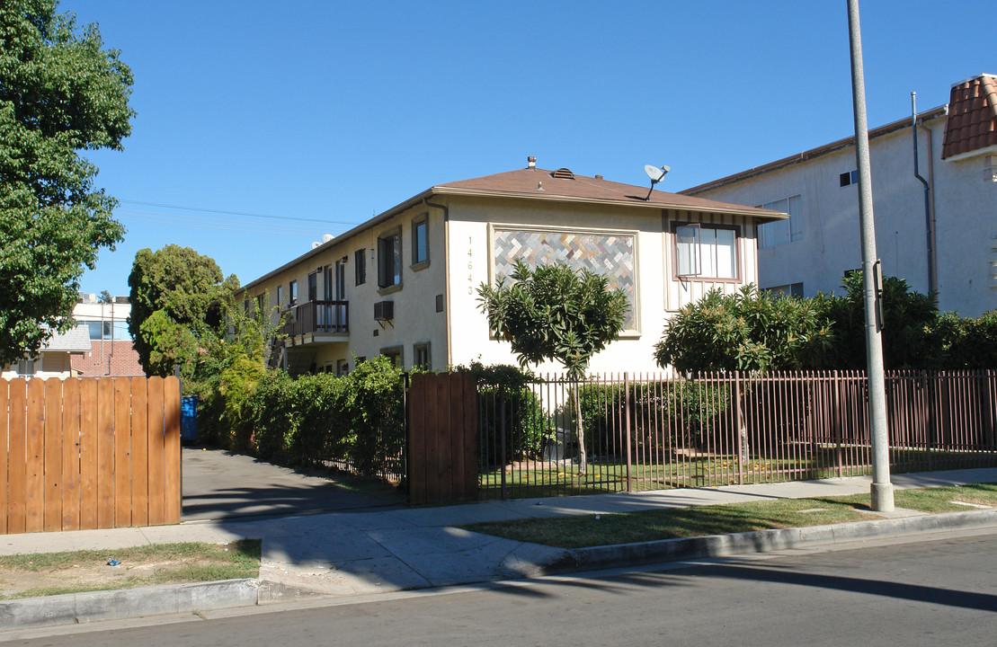 14643 Friar St in Van Nuys, CA - Building Photo