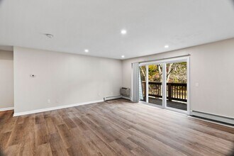 283-435 Oaklawn Ave in Cranston, RI - Building Photo - Building Photo