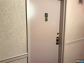 160 Overlook Ave, Unit 11-E2 in Hackensack, NJ - Building Photo - Building Photo