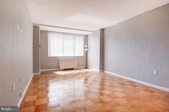 10500 Rockville Pike in Rockville, MD - Building Photo - Building Photo