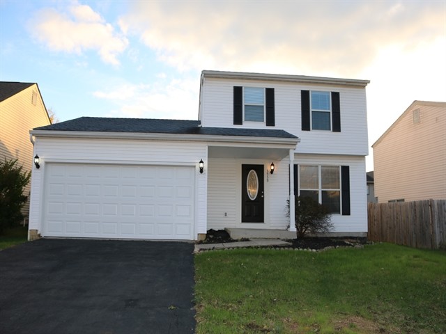 3559 High Creek Dr in Columbus, OH - Building Photo