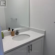 235 Lormont Blvd in Hamilton, ON - Building Photo - Building Photo