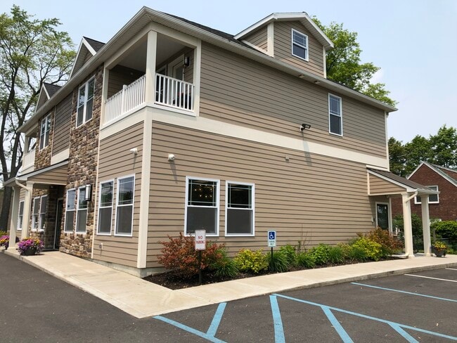 3 Gaffers Ct, Unit 2A in Latham, NY - Building Photo - Building Photo