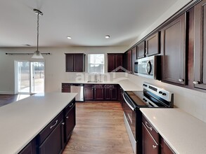 137 Hazel Pk Dr in Mooresville, NC - Building Photo - Building Photo