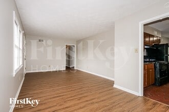 2024 Janis Dr in Memphis, TN - Foto de edificio - Building Photo