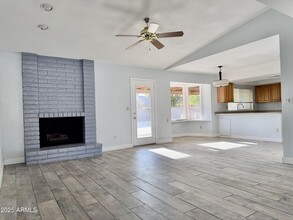 13410 North 47th Pl in Phoenix, AZ - Building Photo - Building Photo