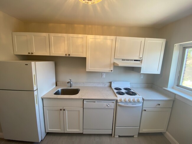 61 Selkirk Rd, Unit 10