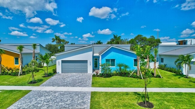 5033 NW 3rd Ave in Boca Raton, FL - Building Photo - Building Photo