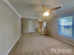 605 Missionwoode Dr in Seffner, FL - Building Photo - Building Photo