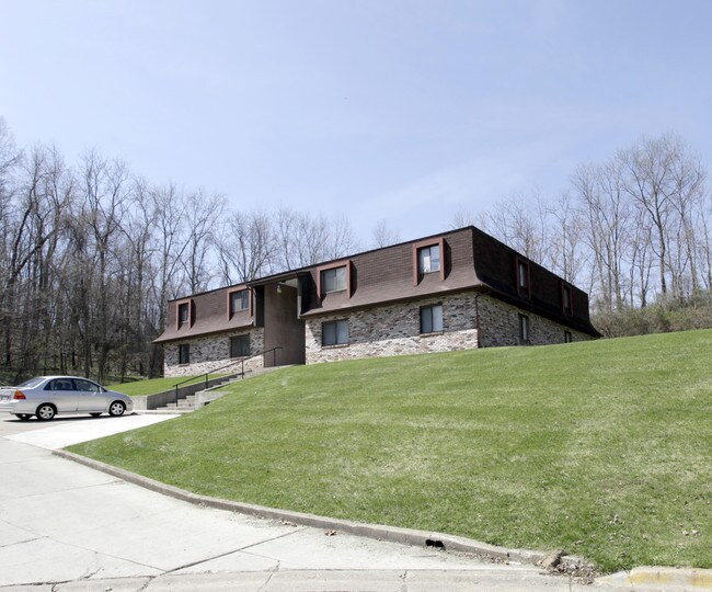 1870 Deerfield Ct in Lancaster, OH - Building Photo - Building Photo