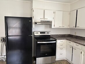 400 W Market St in Decherd, TN - Building Photo - Building Photo