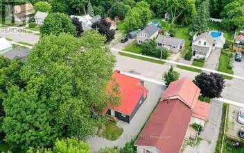 303 Moffat St in Orillia, ON - Building Photo - Building Photo