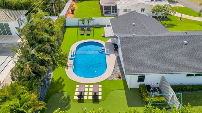 property at 722 SW 28th Ave