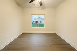 1632-1634 S Hickory Creek St in Wichita, KS - Building Photo - Building Photo