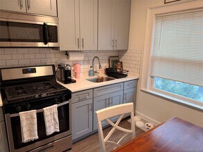 65 W Windsor Pkwy in Oceanside, NY - Building Photo - Building Photo