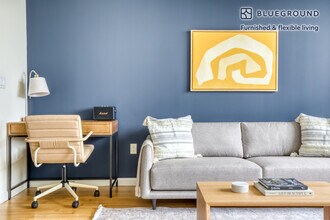 4-75-75 48th Ave in Queens, NY - Foto de edificio - Building Photo