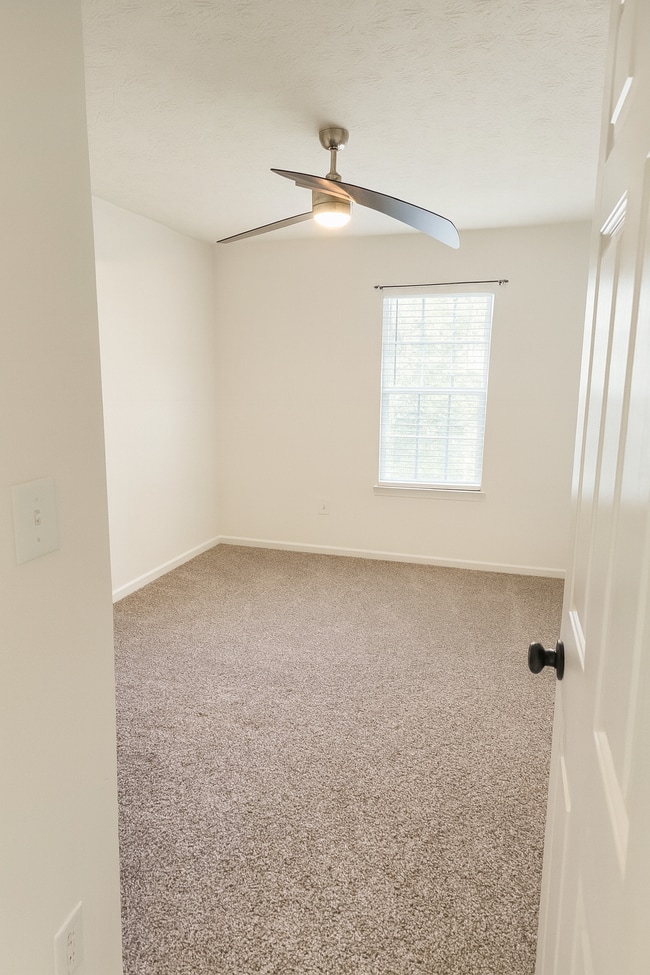 Room in Townhome on Waverly Hills Dr in Lawrenceville, GA - Building Photo - Building Photo