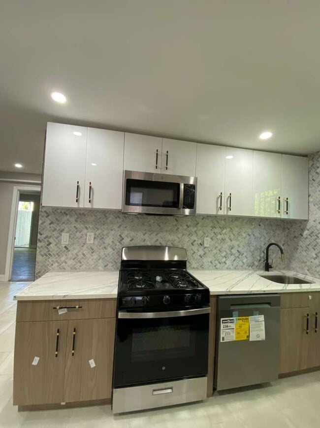 property at 113 Herriot St