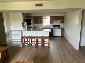 15 S Shafer St, Unit 1605 in Athens, OH - Building Photo