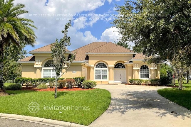 property at 2512 W Caparina Dr