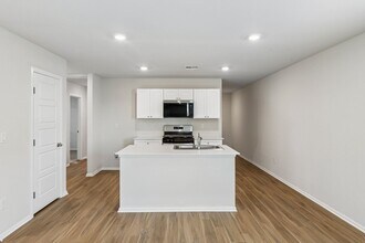 8812 SW 31st Ter in Oklahoma City, OK - Building Photo - Building Photo