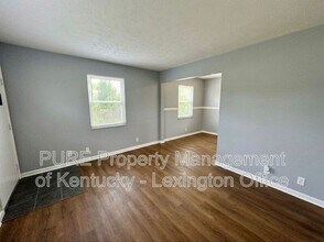 1517 Steadmantown Ln in Frankfort, KY - Building Photo - Building Photo