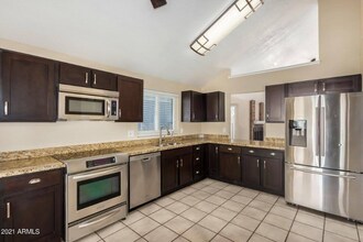 4837 W Julie Dr in Glendale, AZ - Building Photo - Building Photo