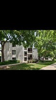 314 W Miner St, Unit 3rd floor in Arlington Heights, IL - Building Photo