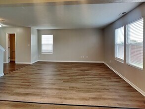 8105 Whistlewood Dr in Indianapolis, IN - Building Photo - Building Photo