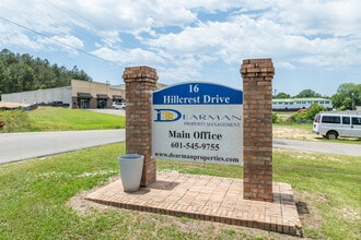 Shenandoah Townhomes in Hattiesburg, MS - Building Photo - Building Photo
