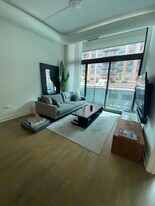 650 W Wayman St, Unit 303C in Chicago, IL - Building Photo