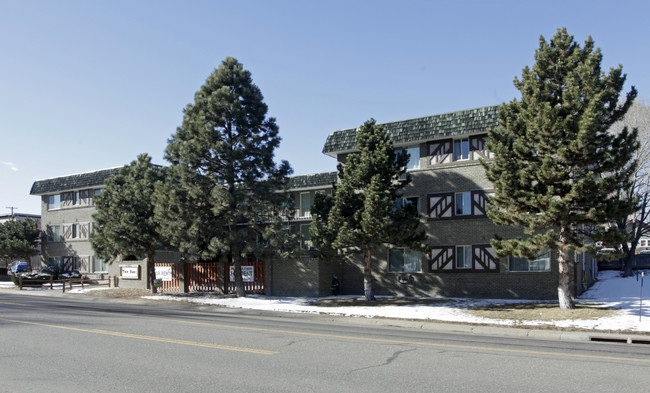 TNLE Haus in Littleton, CO - Foto de edificio - Building Photo