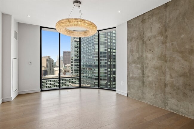 55 Lagrange St in Boston, MA - Building Photo - Building Photo