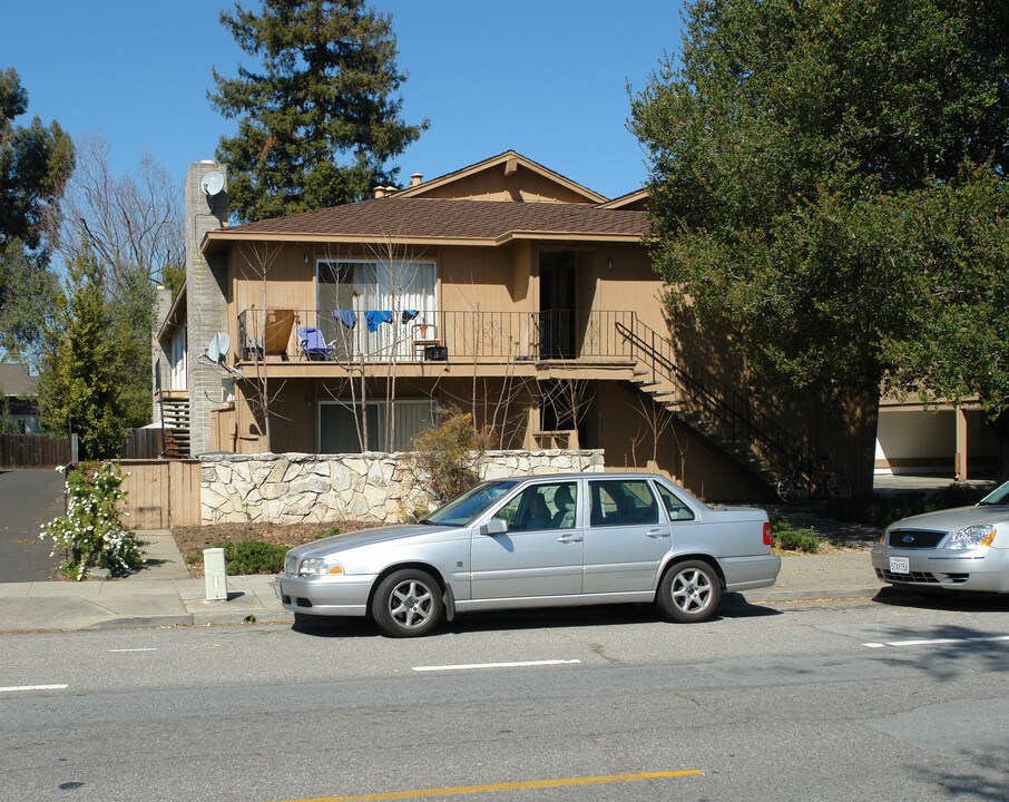 760 S California Ave in Palo Alto, CA - Building Photo