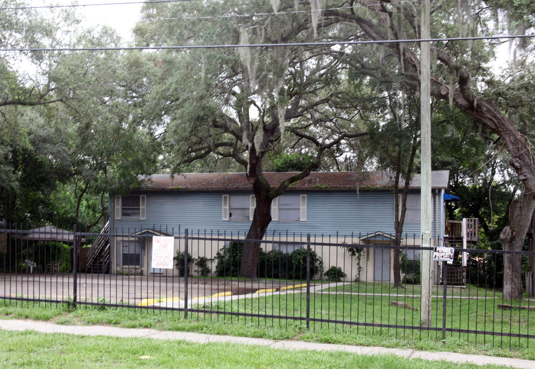 2204 E 132nd Ave in Tampa, FL - Building Photo