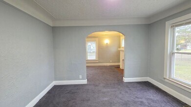 7542 Meadow Ave in Warren, MI - Foto de edificio - Building Photo